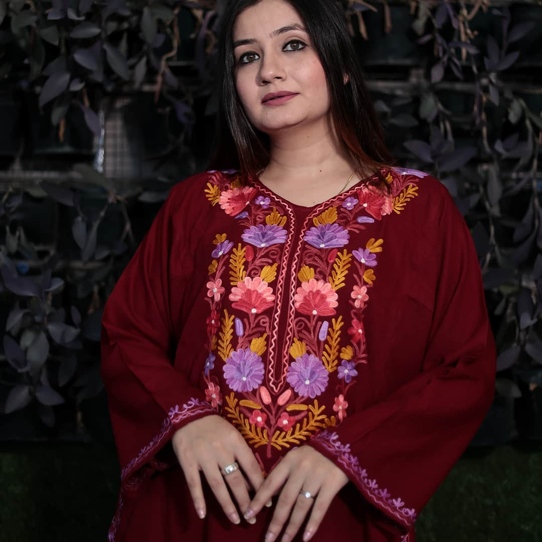 Maroon Poshkaar Aari Embroidered Kashmiri Pheran