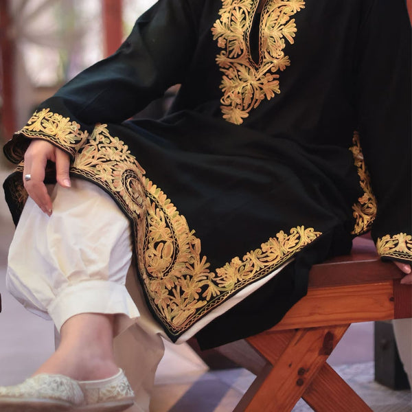 Black Border Aari & Zari Embroidered Kashmiri Pheran