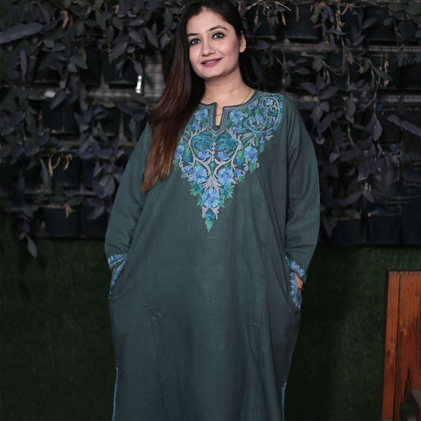 Grey & Blue Aari Embroidered Kashmiri Pheran