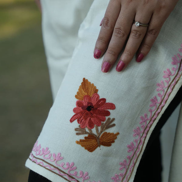 White Floral Aari Embroidered Kashmiri Pheran | Lint Free